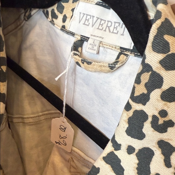 Cropped Leopard Print Jean Jacket in Cream and Gray - Picture 4 of 4